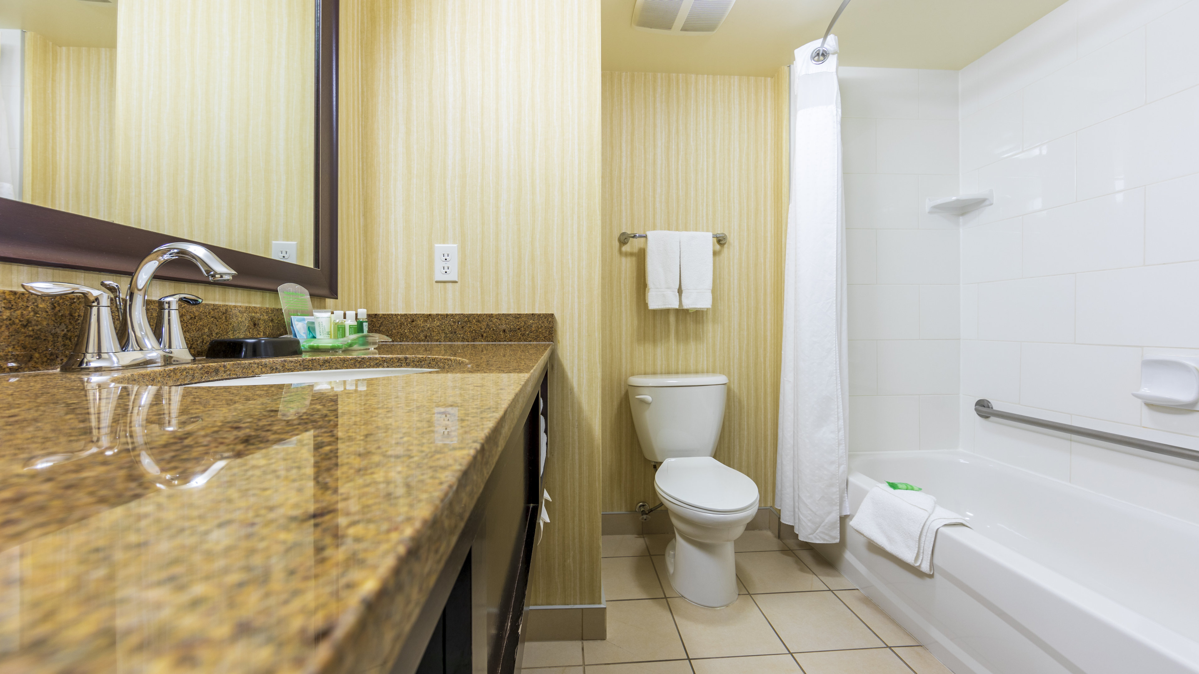 Holiday Inn Hotel Suites Kamloops 70/72