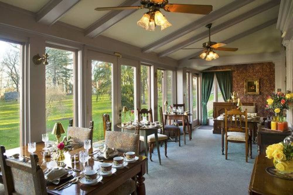 Hillbrook Inn 34/50