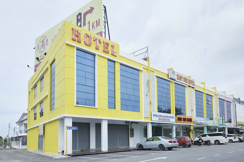 East Sun Hotel by ZUZU 73/91
