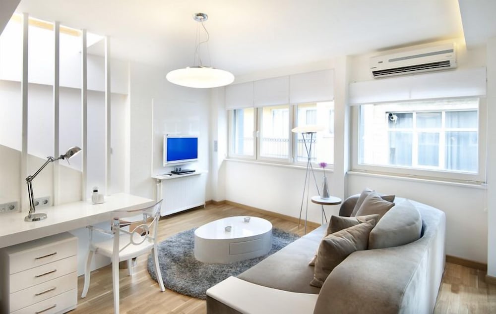 NURU ZIYA SUITES 34/82