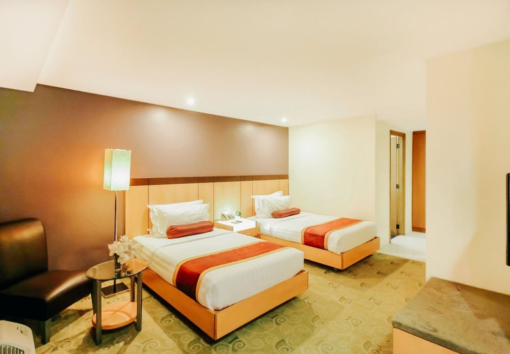 Greenhills Elan Hotel Modern 32/56