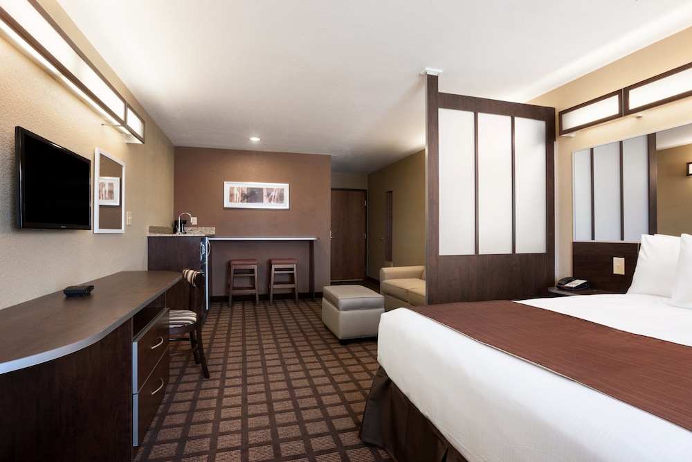 Microtel Inn Suites By Wyndham Midland 6/36