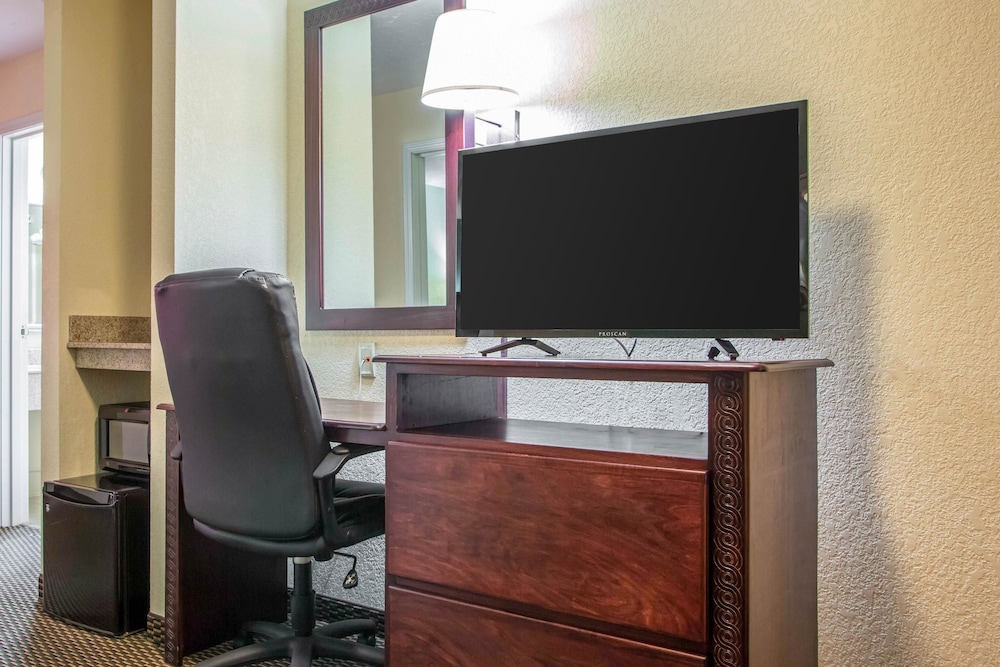 Econo Lodge Harrisburg Hershey 22/26