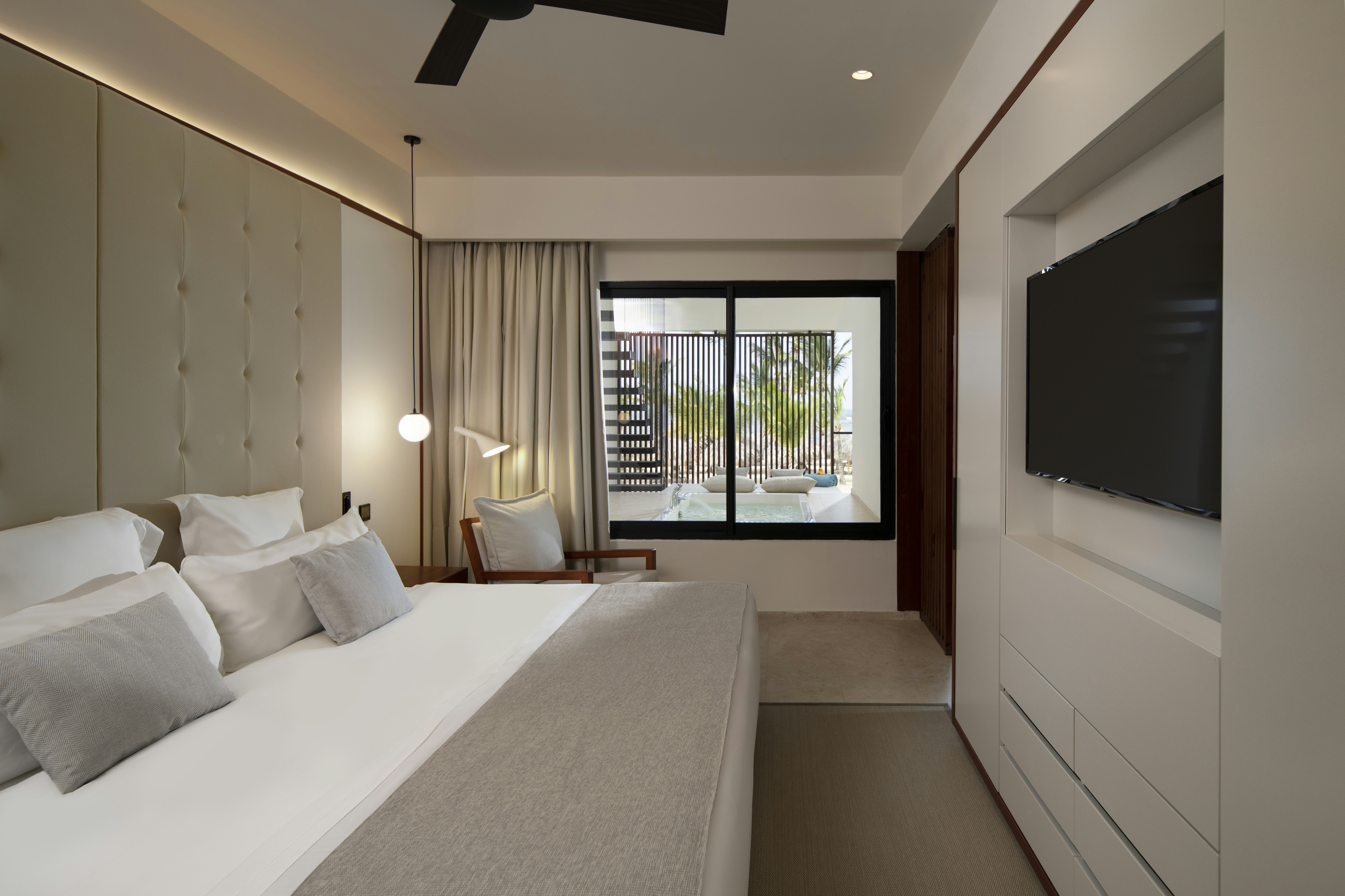 Viento, Suite, Ocean Front