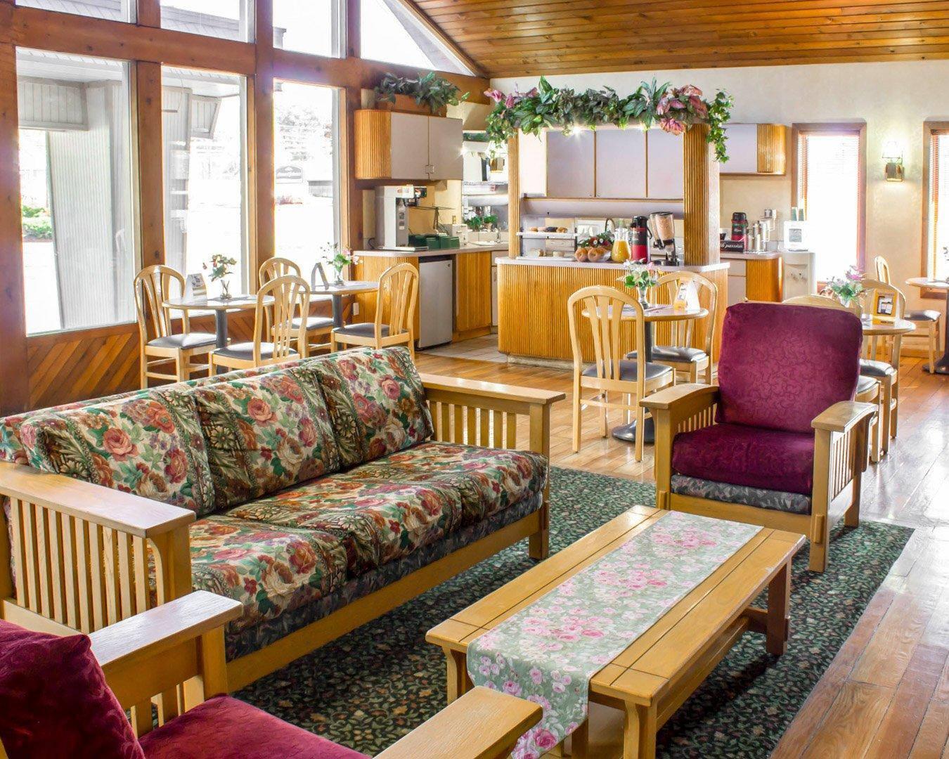 Econo Lodge Inn & Suites Colonie Center Mall 10/12