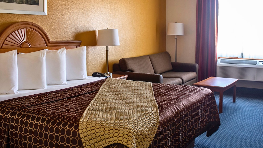 Magnuson Hotel Sand Springs 18/39