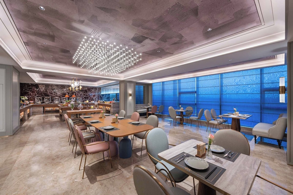 Mercure Nantong Suxitong Riverside 32/42
