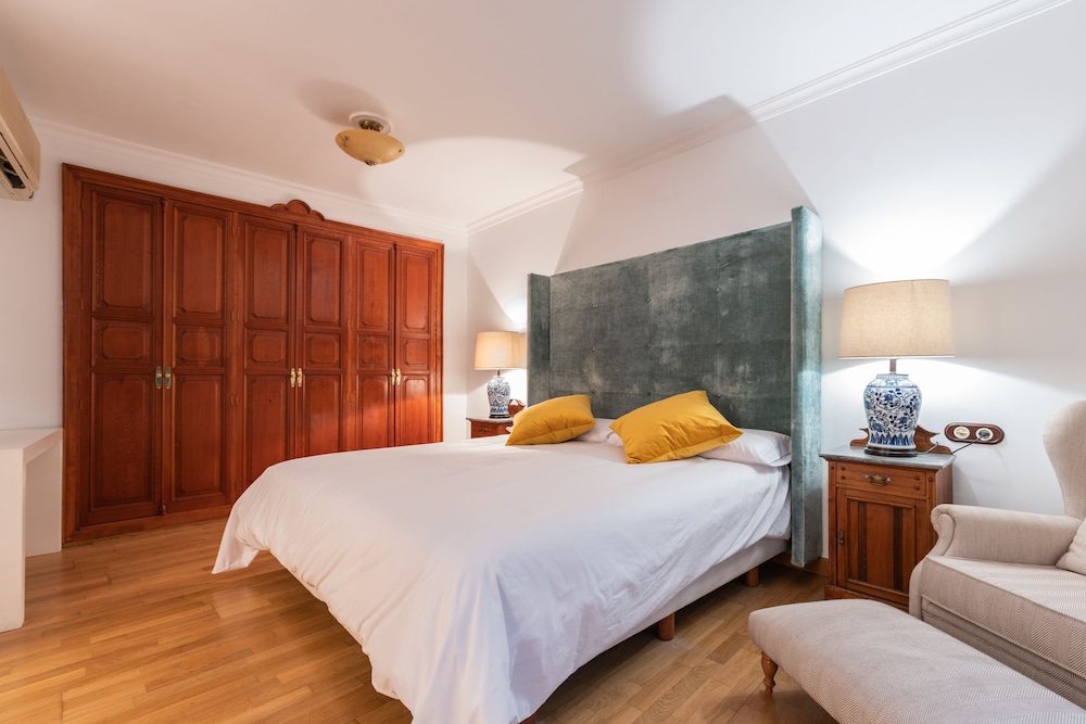 Casa Miraflores by Urban Living 13/36