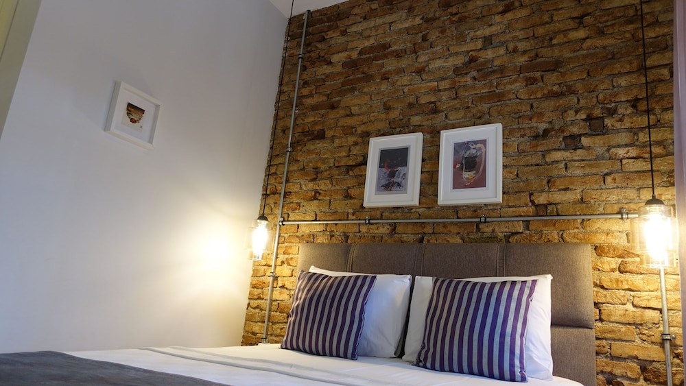 Mono Hotel 25/49