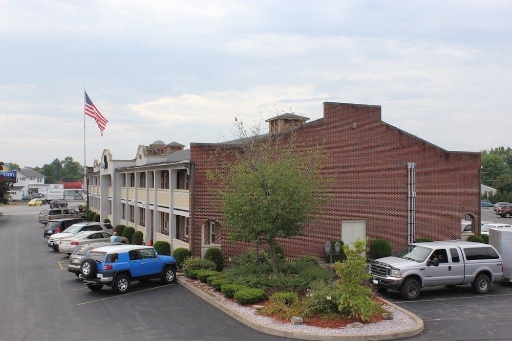 Aderi Hotel Near Bucknell University 32/32