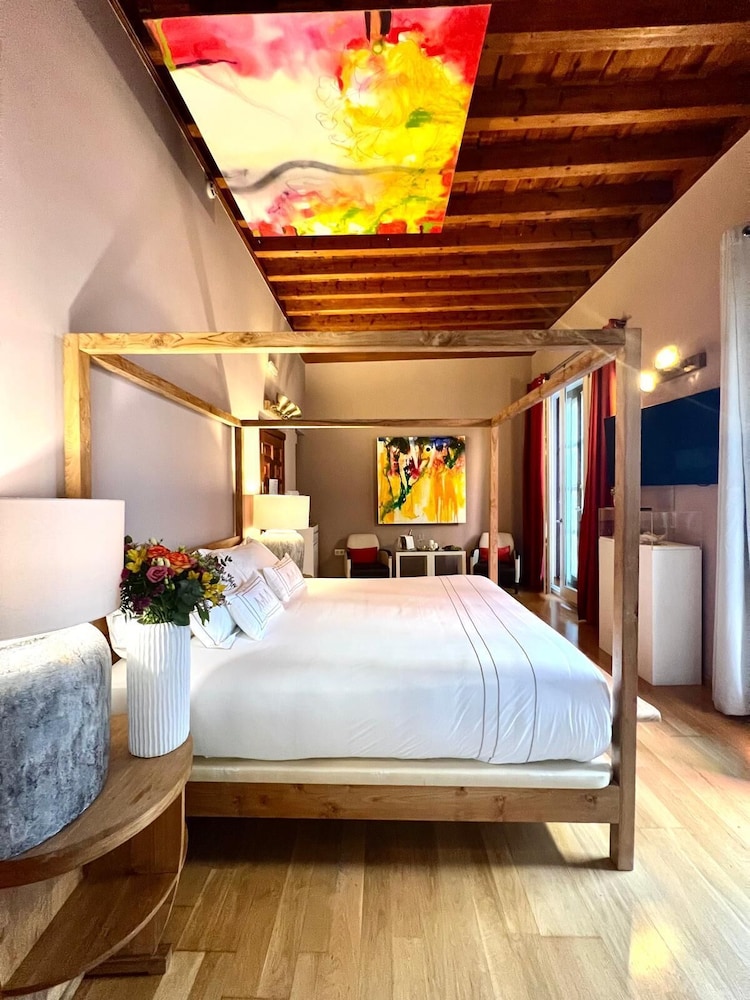 Gar Anat Hotel Boutique 32/81