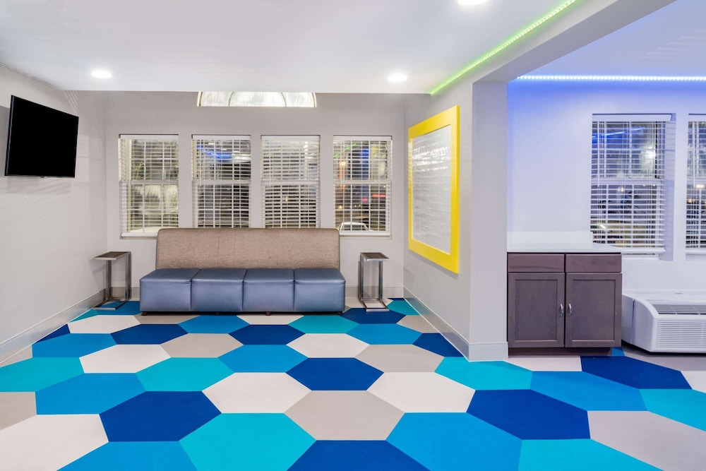 Microtel Inn & Suites by Wyndham Athens 32/45