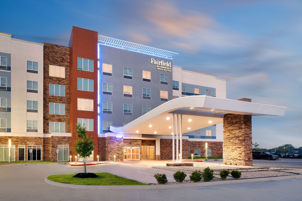 Fairfield Inn & Suites by Marriott Houston League City image