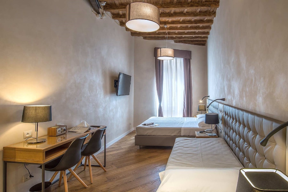 Elite Hotel 14/16