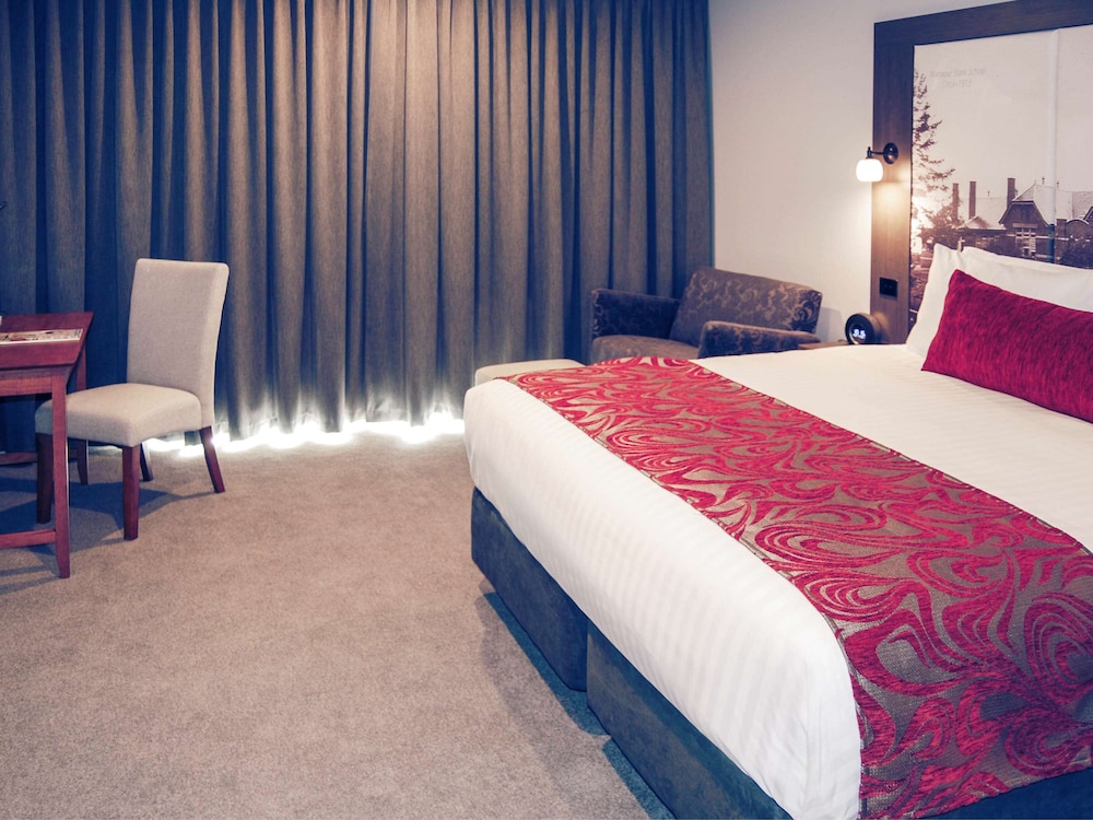 Mercure Warragul 12/67