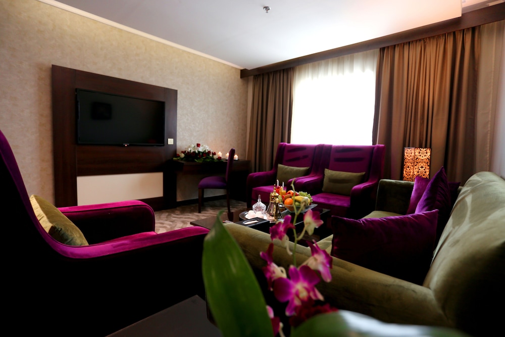 فندق جولدن بوجاري كيان(Golden Bujari Kyan Hotel) 43/68