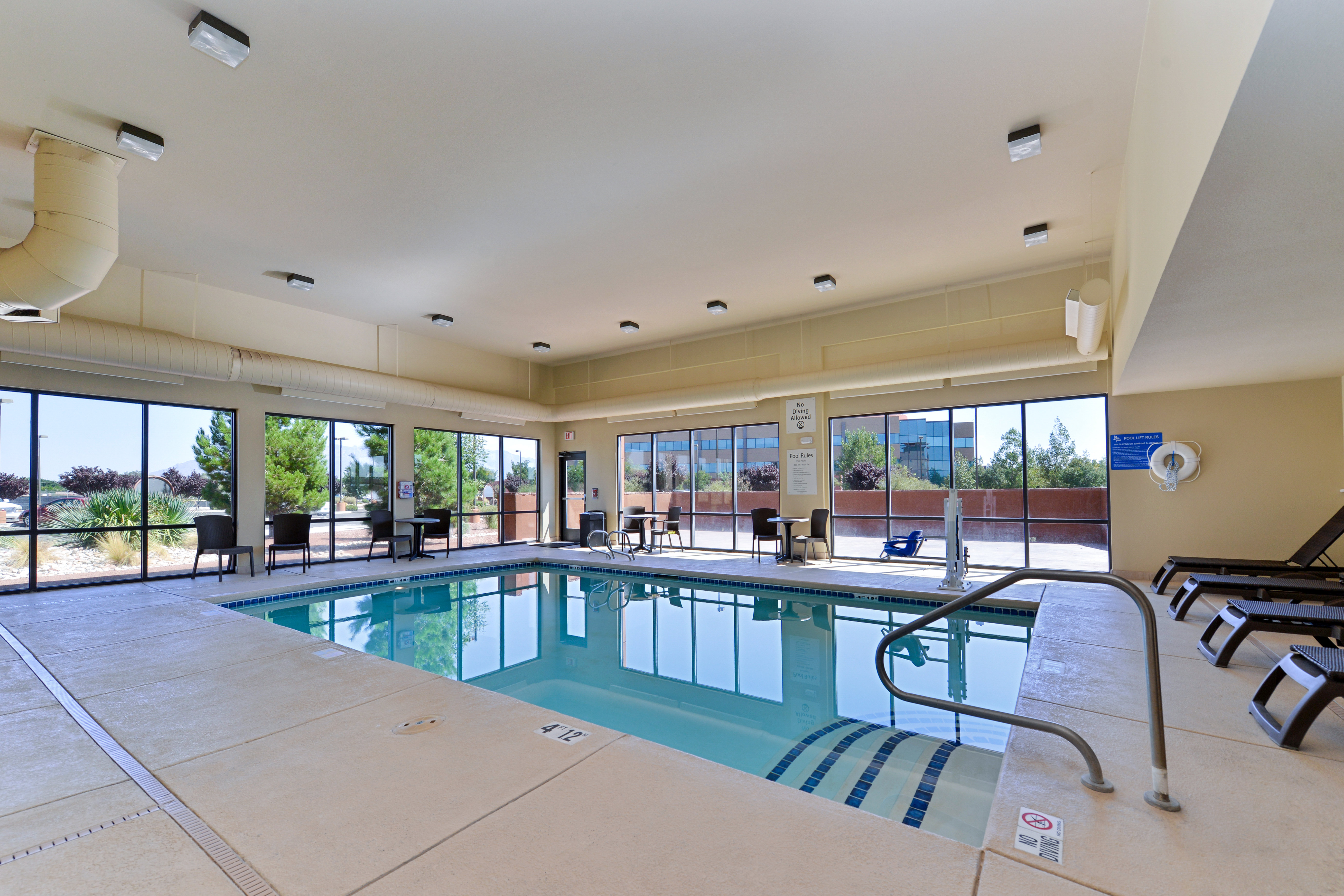 Holiday Inn Express Hotel and Suites Albuquerque Historic Old Town 39/73