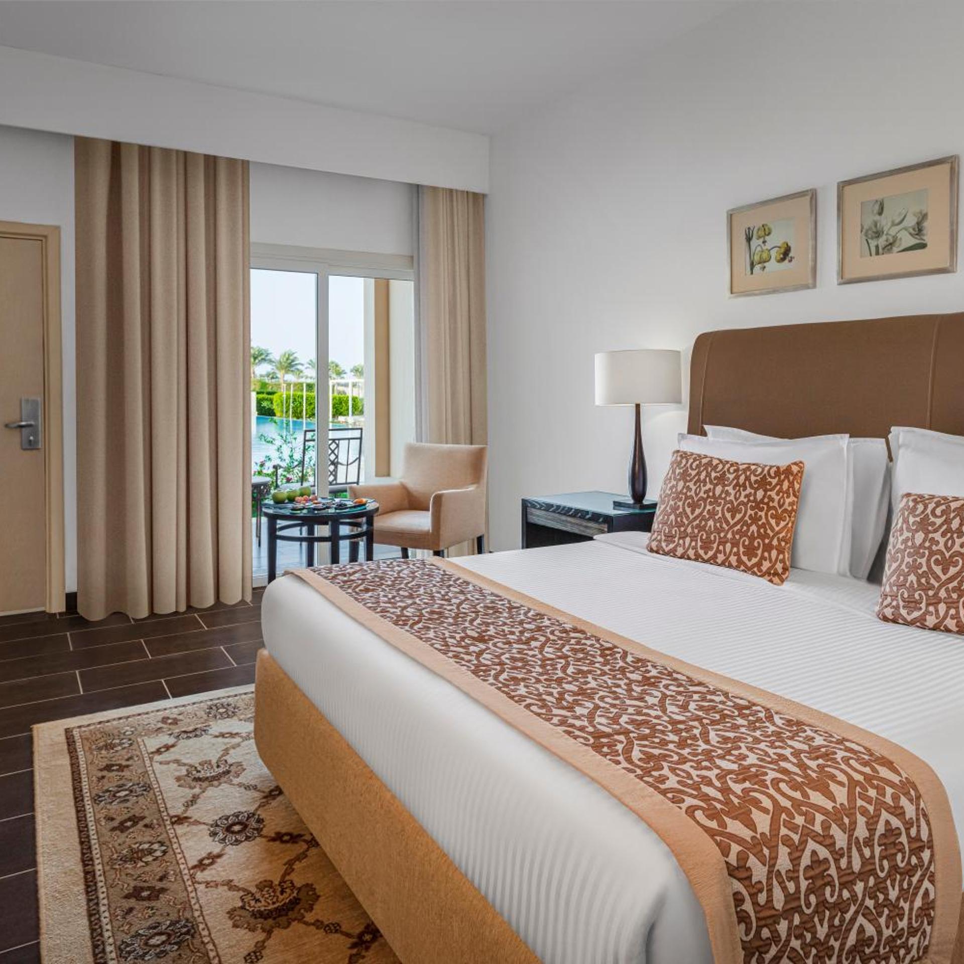 Superior Garden / Pool View Room