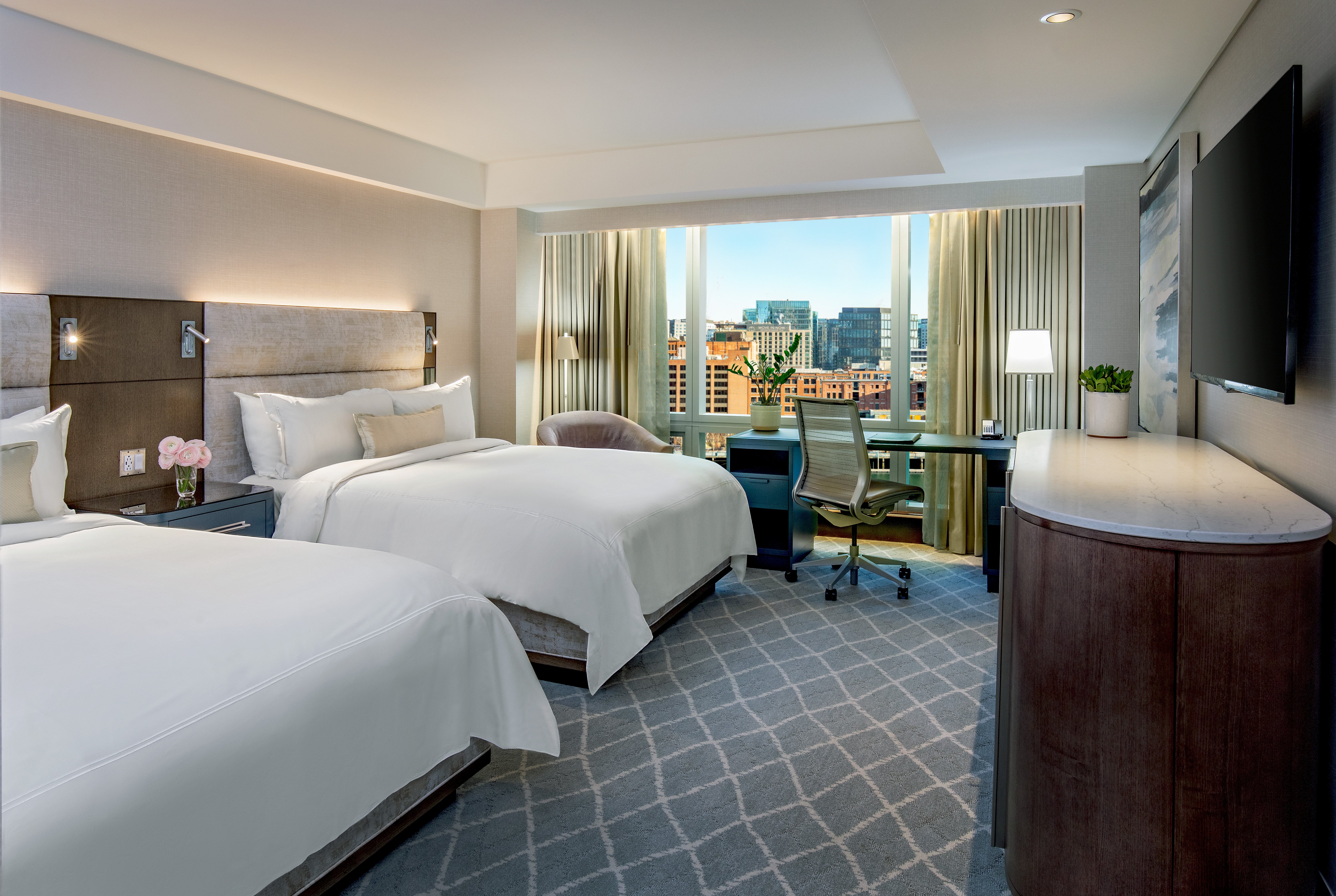 Club Intercontinental, 2 Queen Beds, Water View