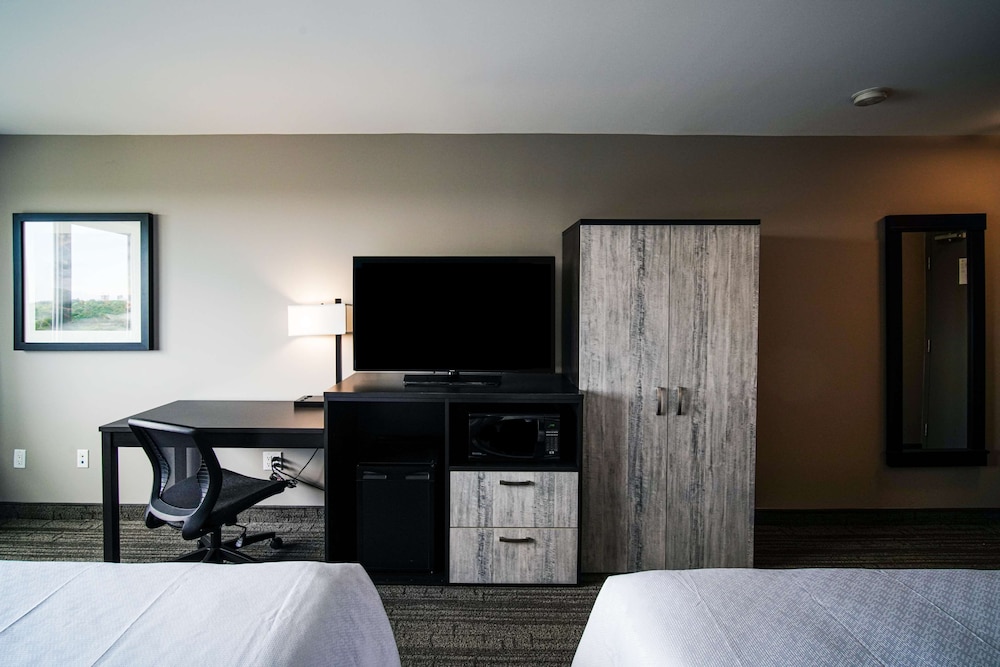 Best Western Plus Chocolate Lake Hotel 26/80