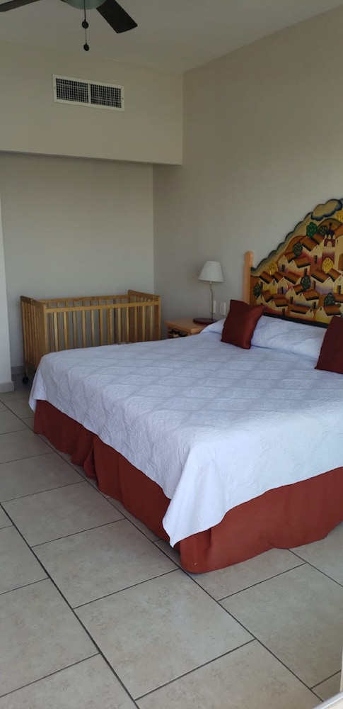 Hotel Boutique Marina Banderas 20/50