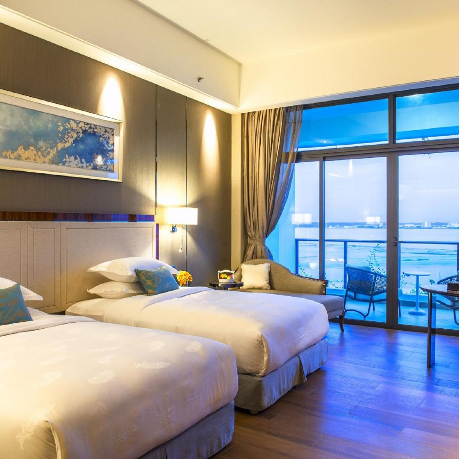Superior, Twin Beds