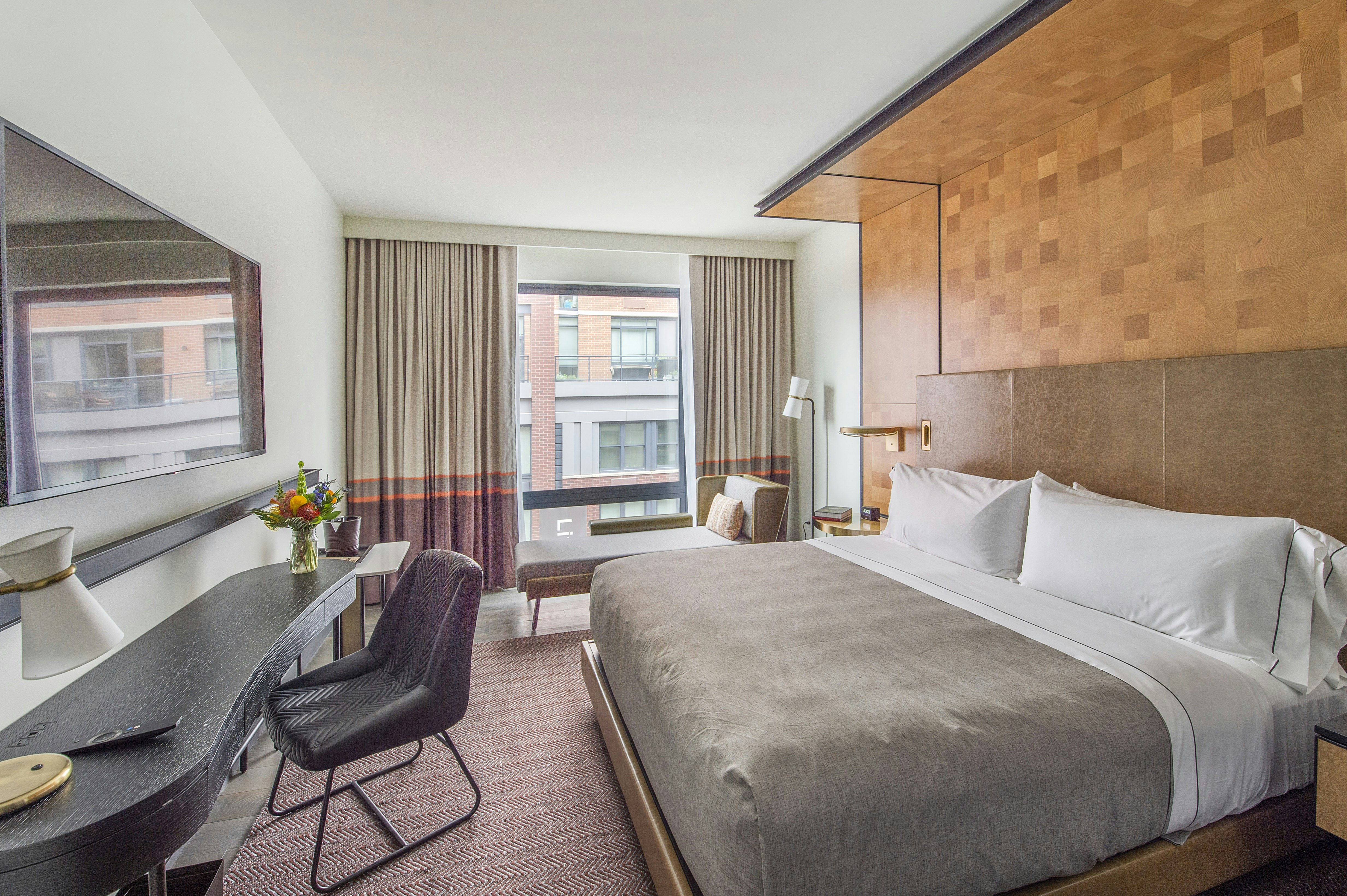 ROOM, KING BED, ACCESSIBLE