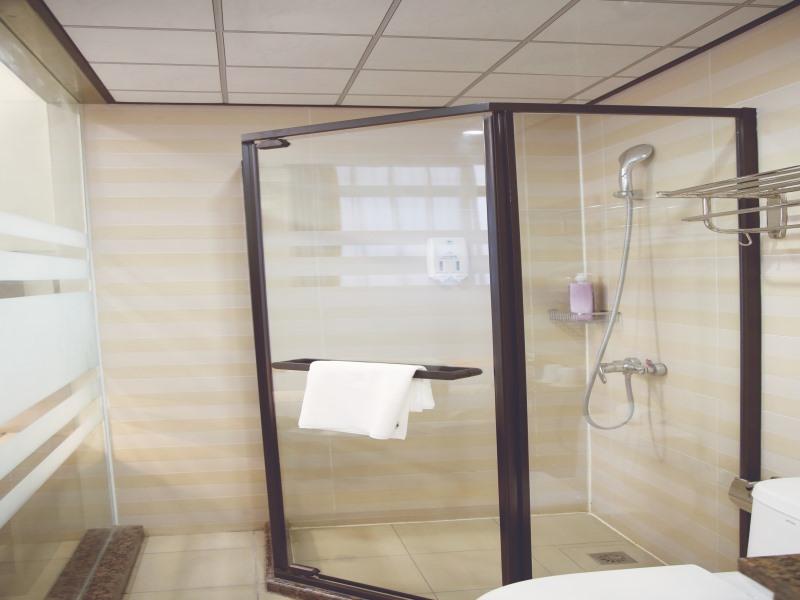 GreenTree Inn Zhenjiang Yangzhong North Gangdong Road Food Street Express Hotel 50/50