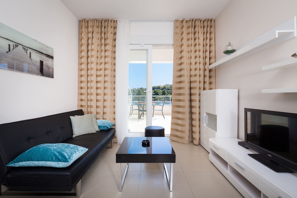 Hotel Perla 25/50