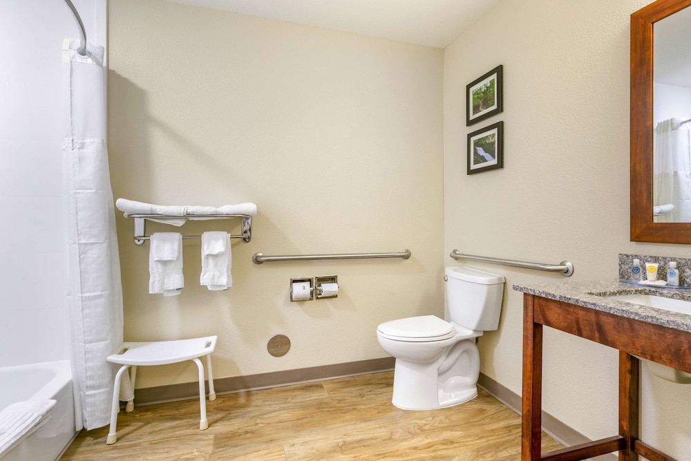 Comfort Inn and Suites Van Buren Fort Smith 40/40