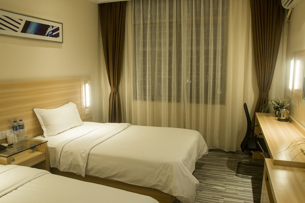 Denise Hotel Shangxiajiu 15/31