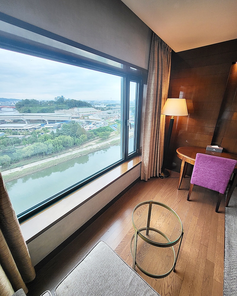 Niagara Hotel 34/48