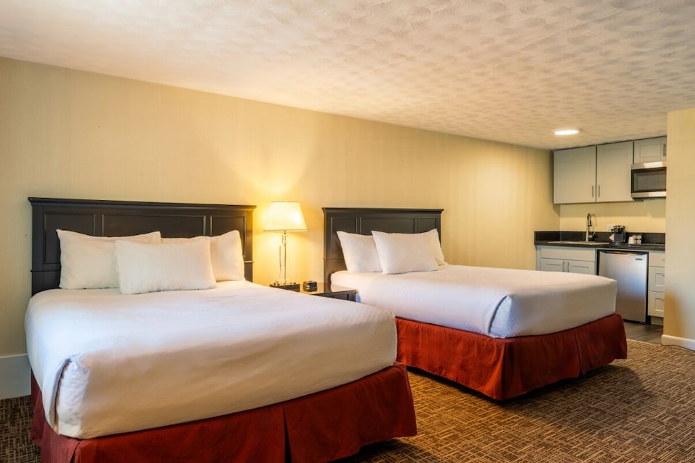 Room, 2 Queen Beds, Pet Friendly, Ogunquit Hotel 3/10