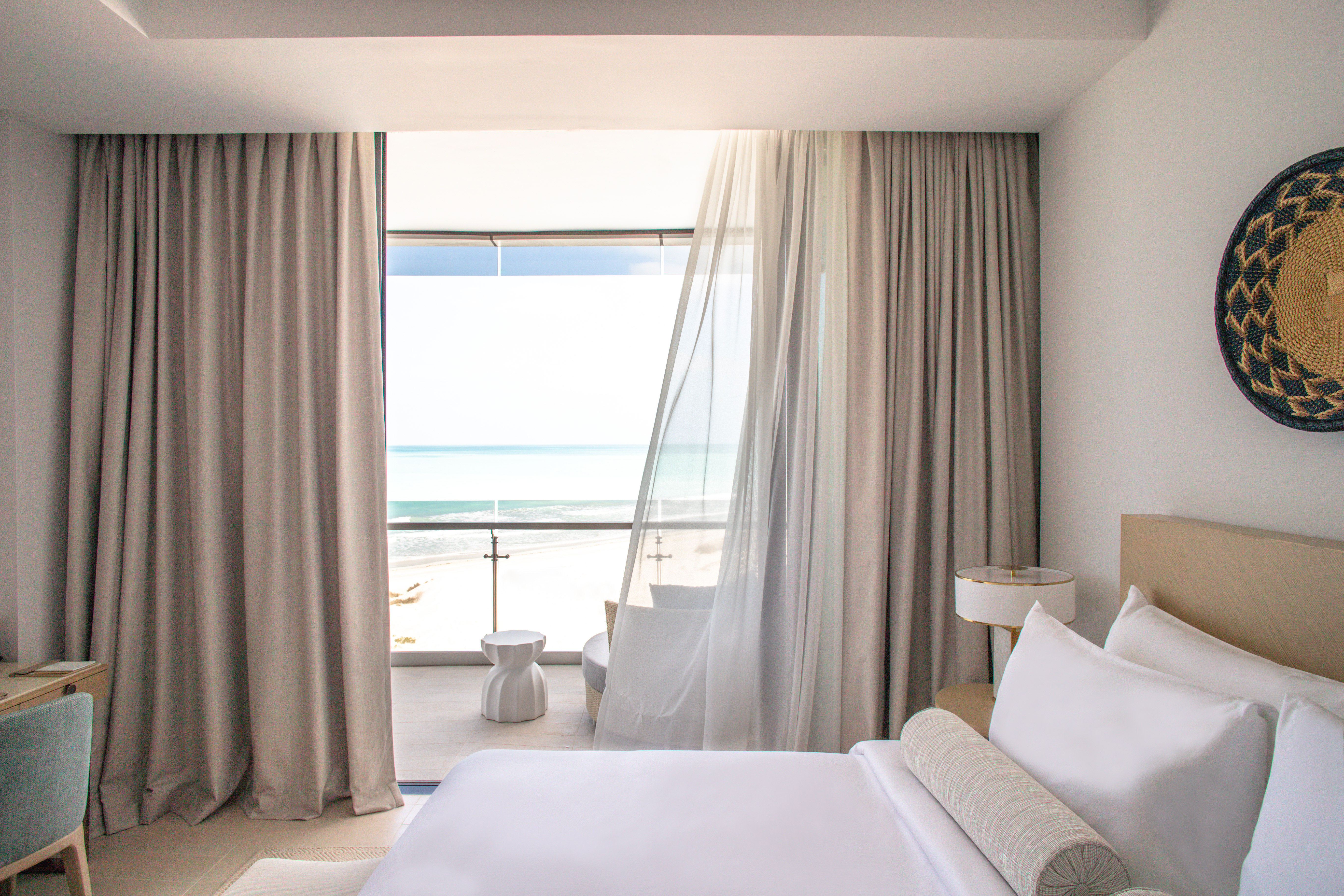 OCEAN, DELUXE, KING BED