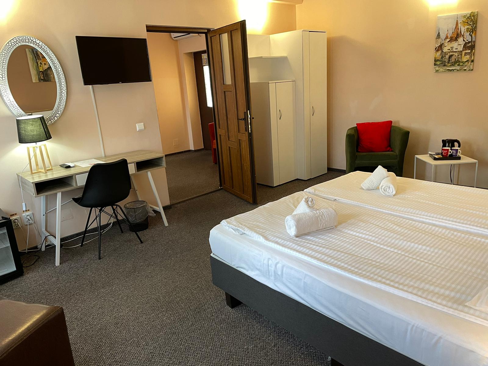 Long Street Hotel 11/50