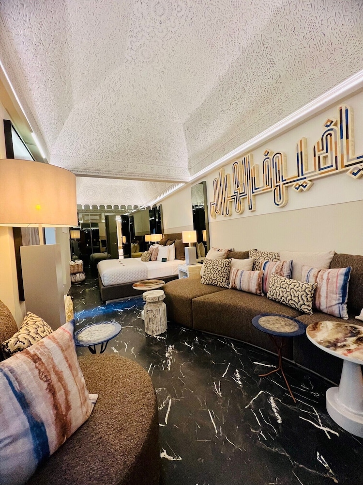 Riad Due 19/50