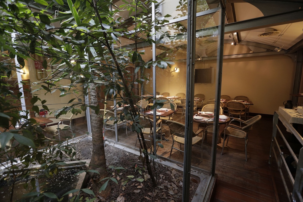 Hotel Au Petit Caporal 31/50