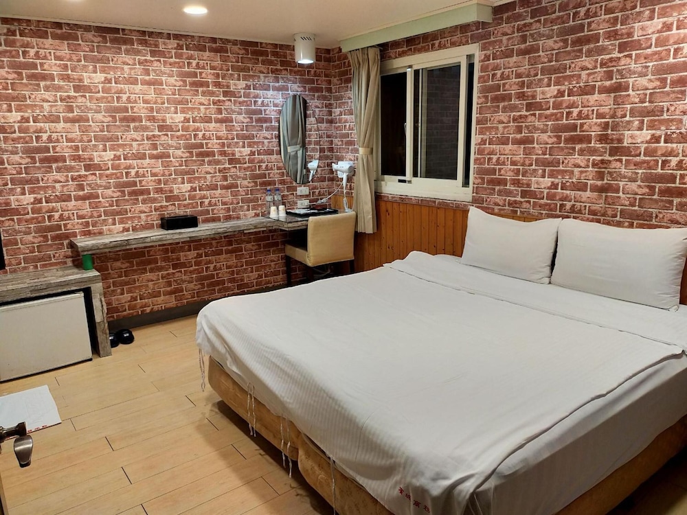 Bin City Hotel 18/50