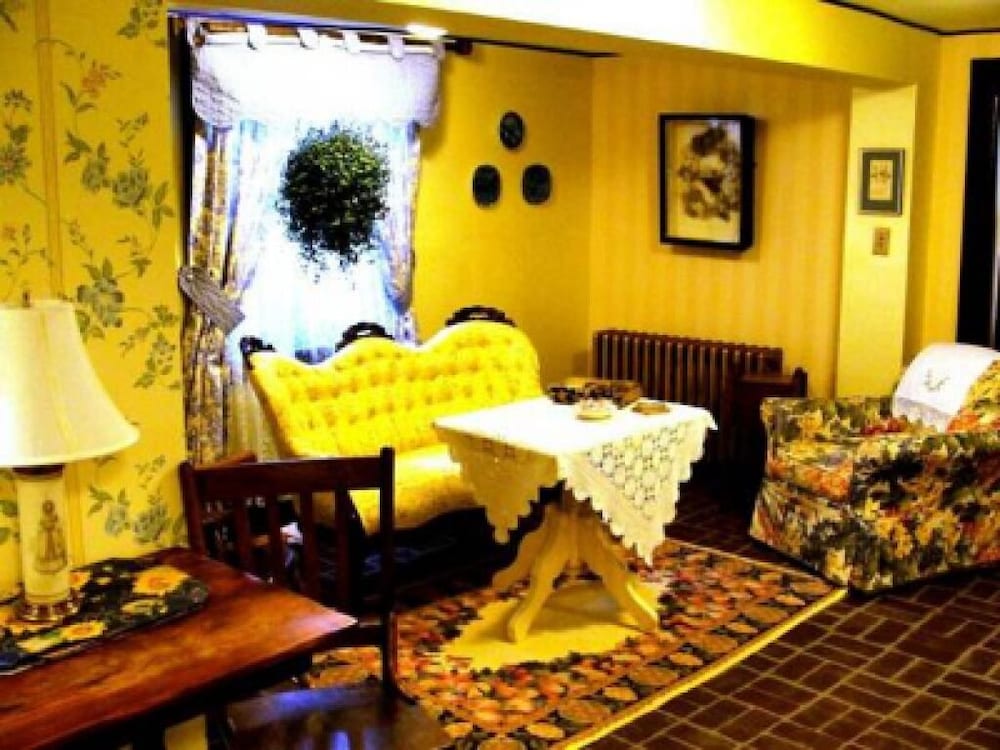 Alaska Heritage House 54/74