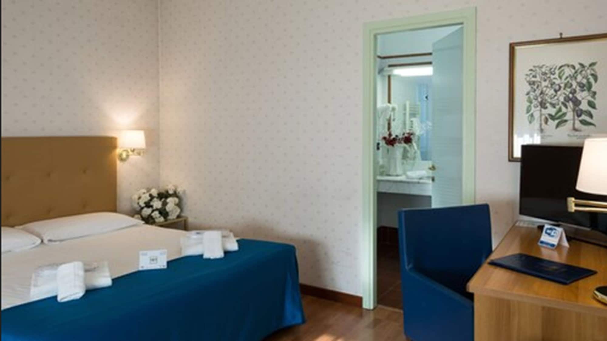 ROOM, SINGLE, DOUBLE BED