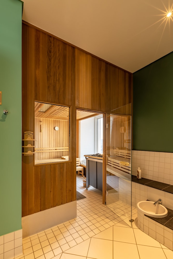 NYX Hotel Erfurt by Leonardo Hotels 35/72