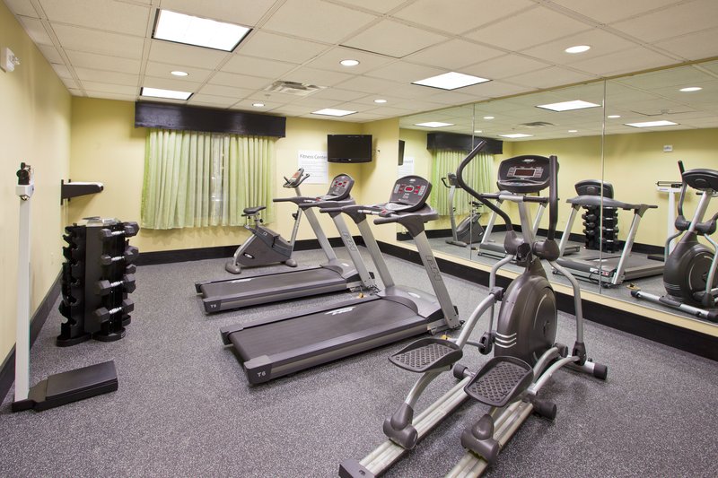 Holiday Inn Express Hotel Suites Waycross 34/56