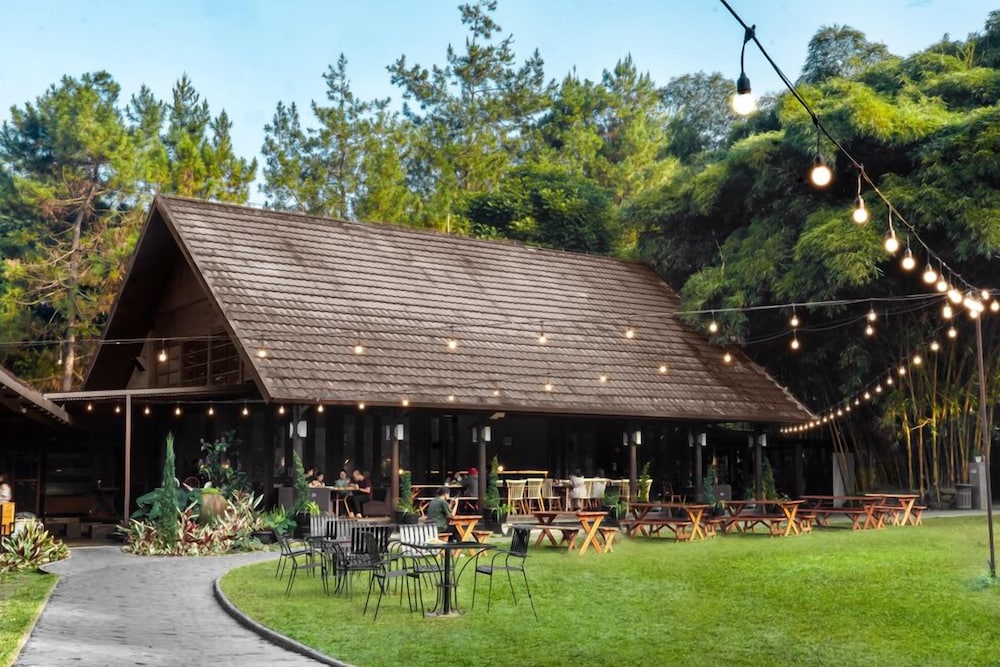 Green Forest Resort & Wedding Bandung 42/50