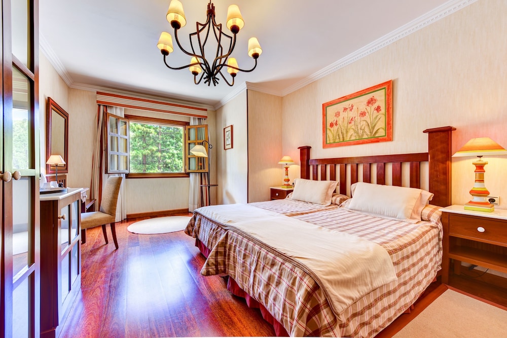 STANDARD, TWIN BEDS