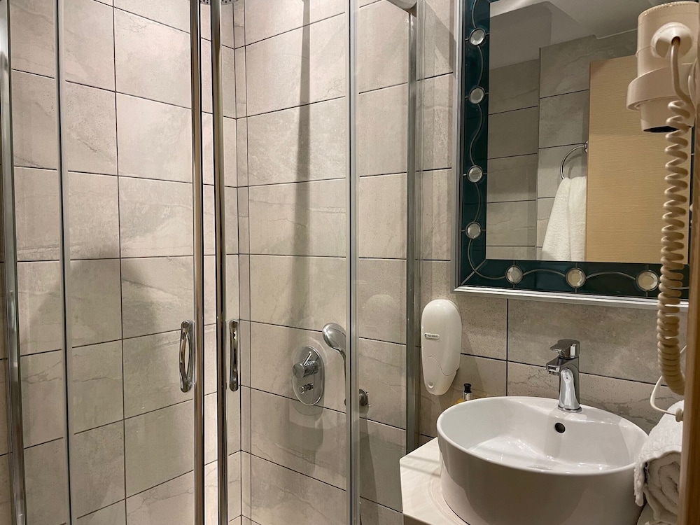 Voula Hotel 73/74
