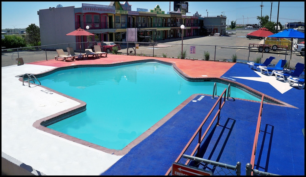 Big Texan Motel 30/50