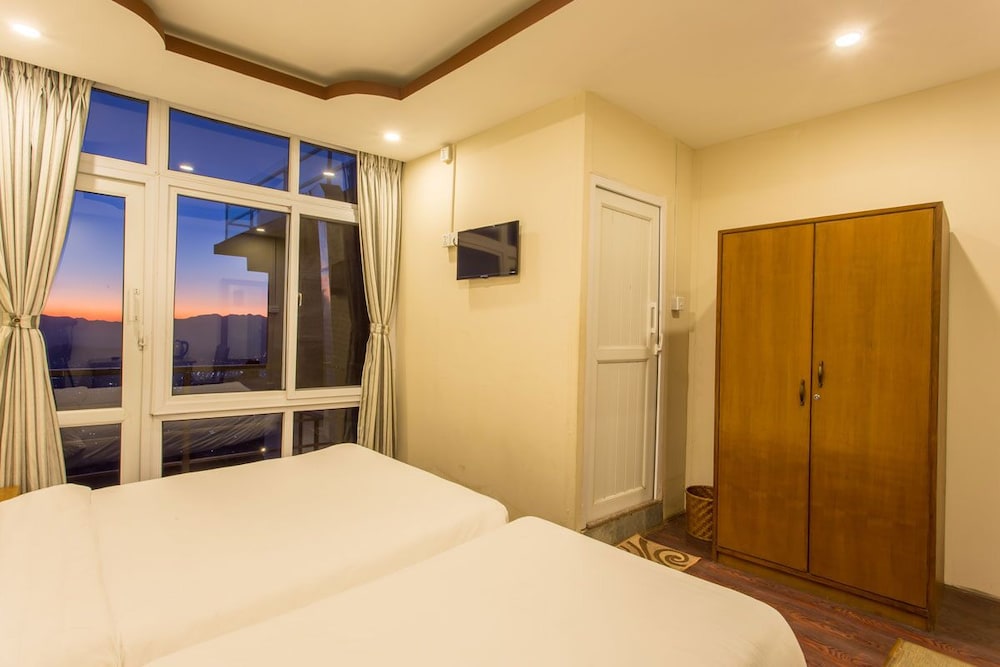 Ratna Giri Resort 17/49