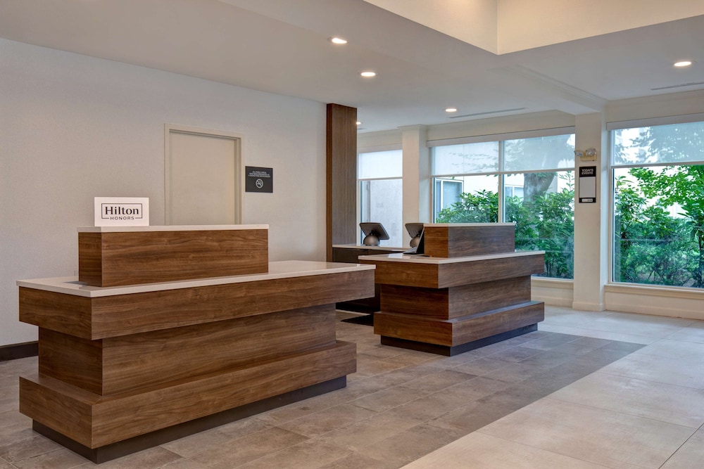 Lobby at Hilton Garden Inn Portland/Beaverton, BEAVERTON - OR
