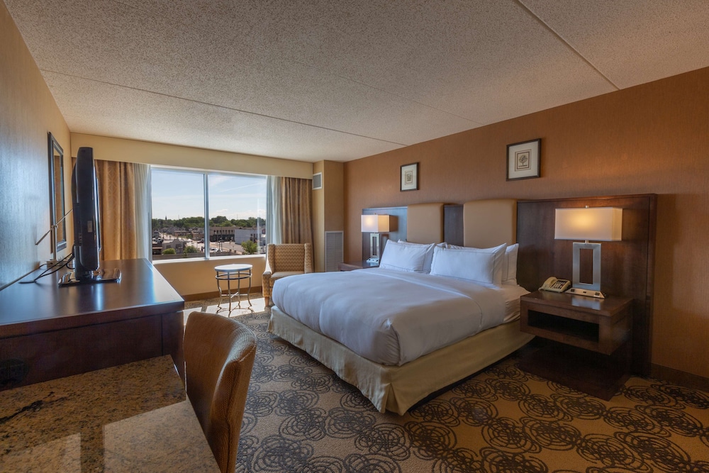 DoubleTree by Hilton Hotel Bay City - Riverfront 14/81
