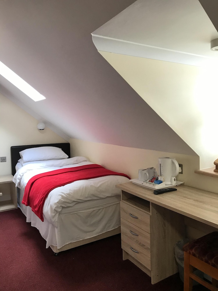 Cassandra Guest House 24/65